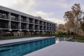  Mitchelton Hotel  Нагамби